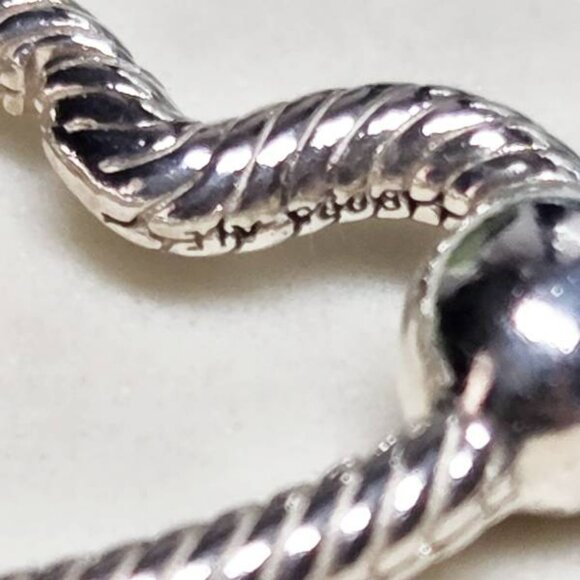 Pandora Heart Clasp Charm Bracelet Moments Snake Chain Bracelet Sterling Silver - Picture 2 of 5